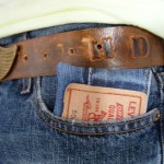 DIY: Как сделать напоясный чехол для смартфона или плеера из старых джинс
