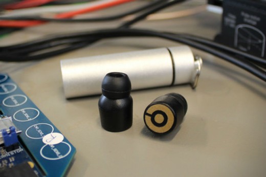 Earin-Wireless-Earbuds-2