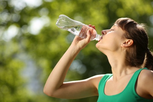 Как приучить себя пить много воды