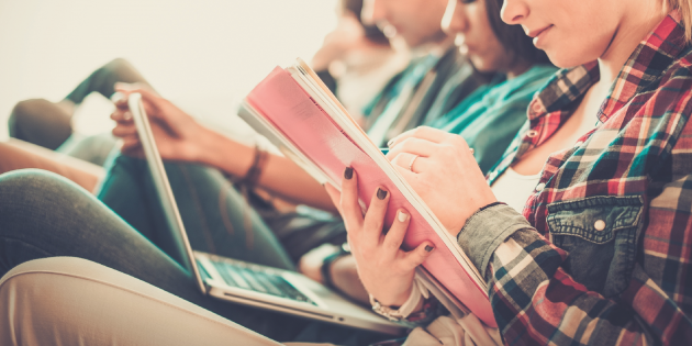 Закройте ноутбуки и возьмите ручки!