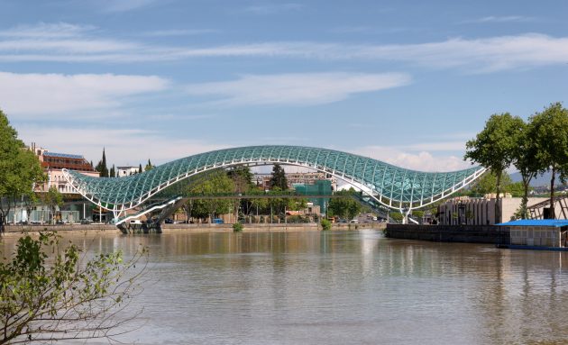 Мост мира, Тбилиси