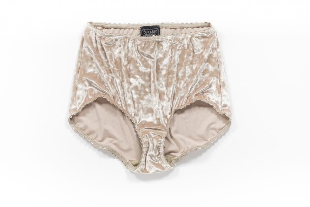 Подарки на 8 Марта: бархатные трусики Подарки на 8 Марта: бархатные трусики