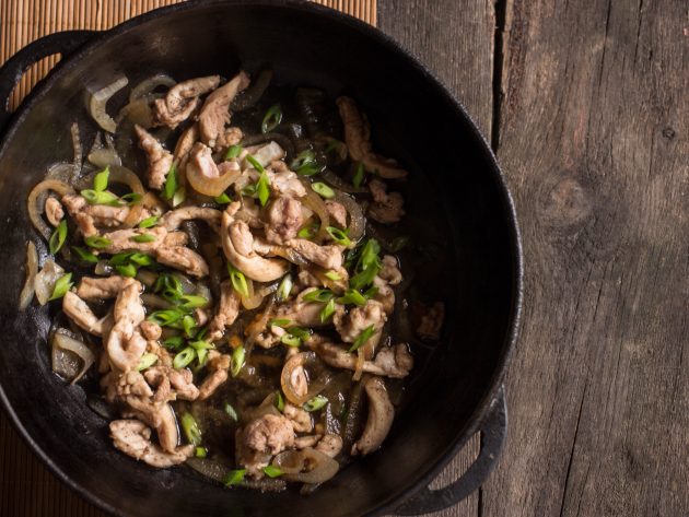 Добавляем мясо курицы Добавляем мясо курицы