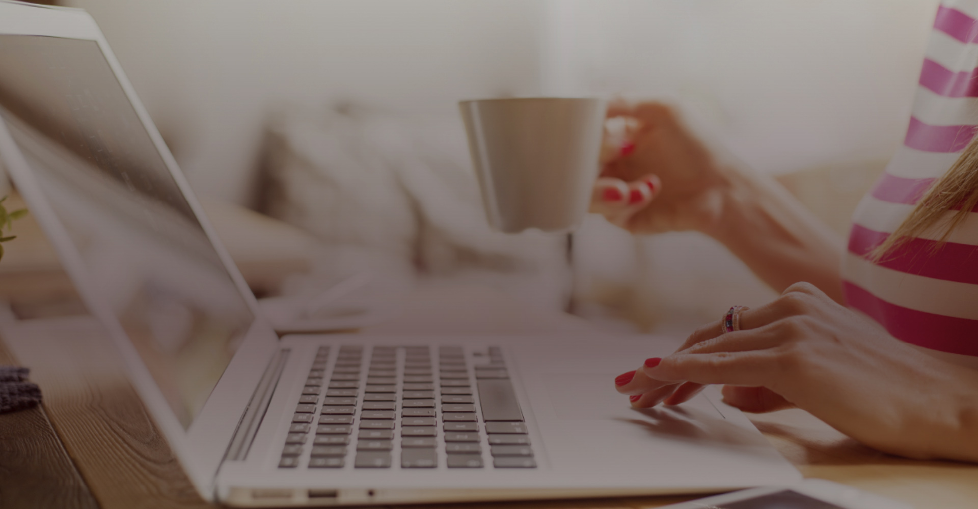 Книга и интернет. Издавать свои работы. Издавать свои работы. Как издаваться. Ноутбук из бумаги.