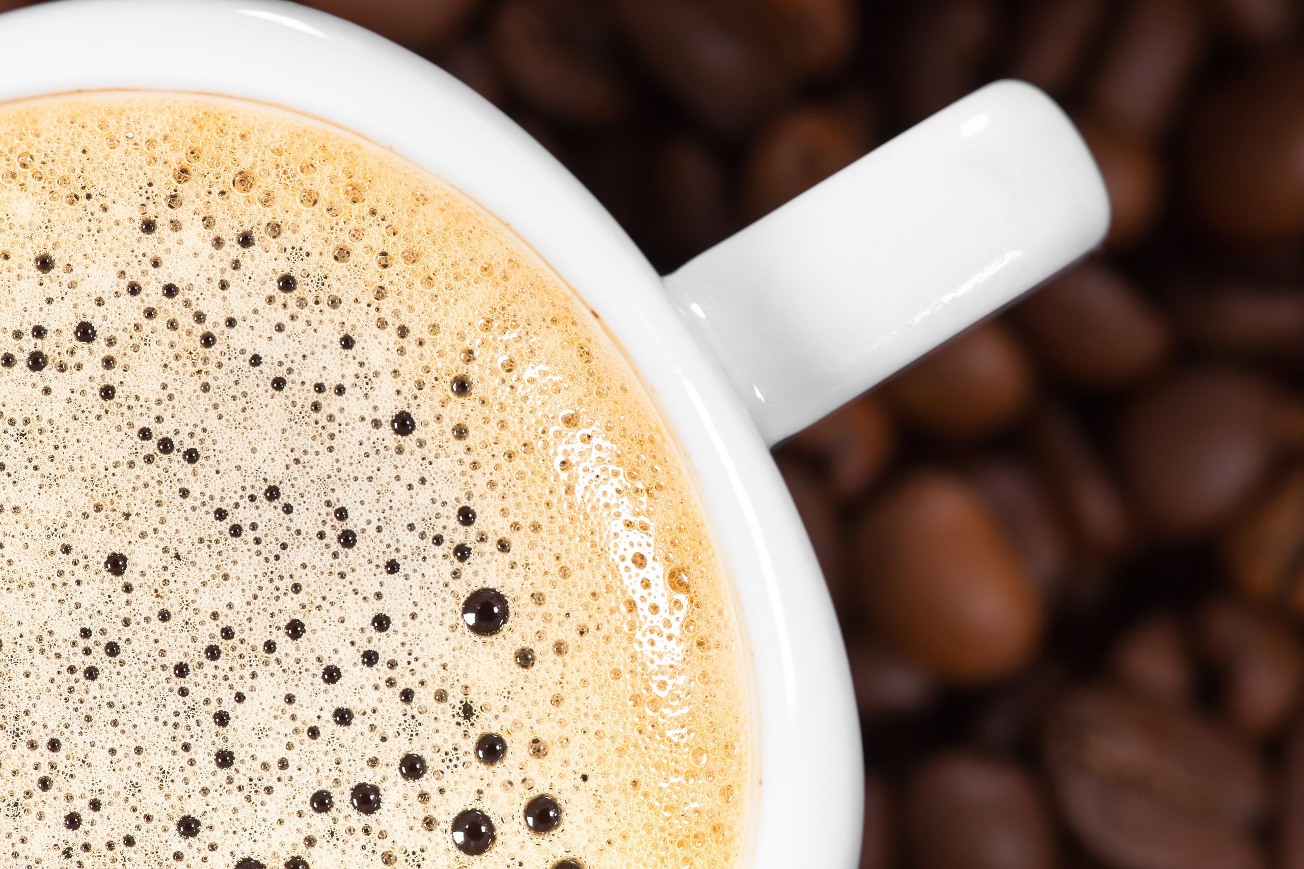Кофеин фото. Кофеин. Кофеин картинки. Кофеиновый завтрак фармакология. Кофе бариста в зернах.