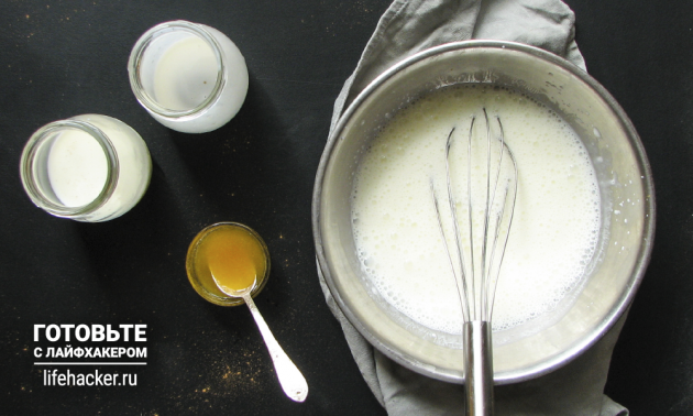 Освежающий индийский напиток ласси: взбиваем молоко с йогуртом и мёдом