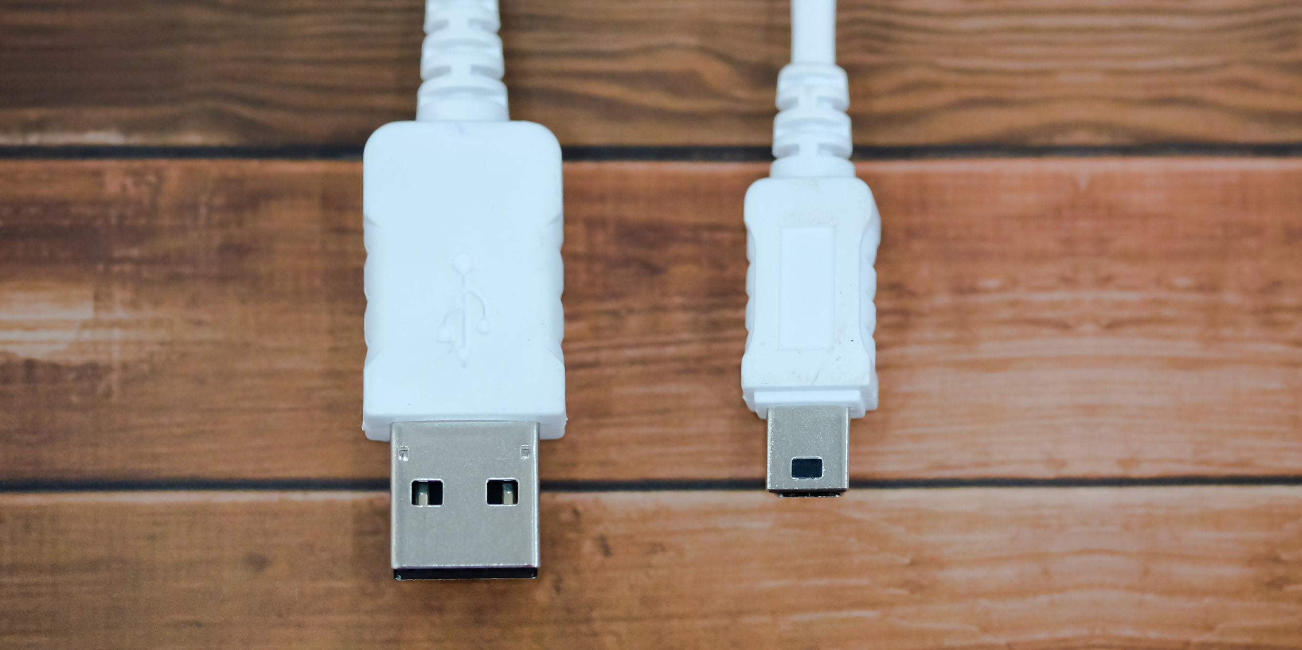 Как правильно заряжать смартфон, или USB-тестер нужен каждому — Лайфхакер