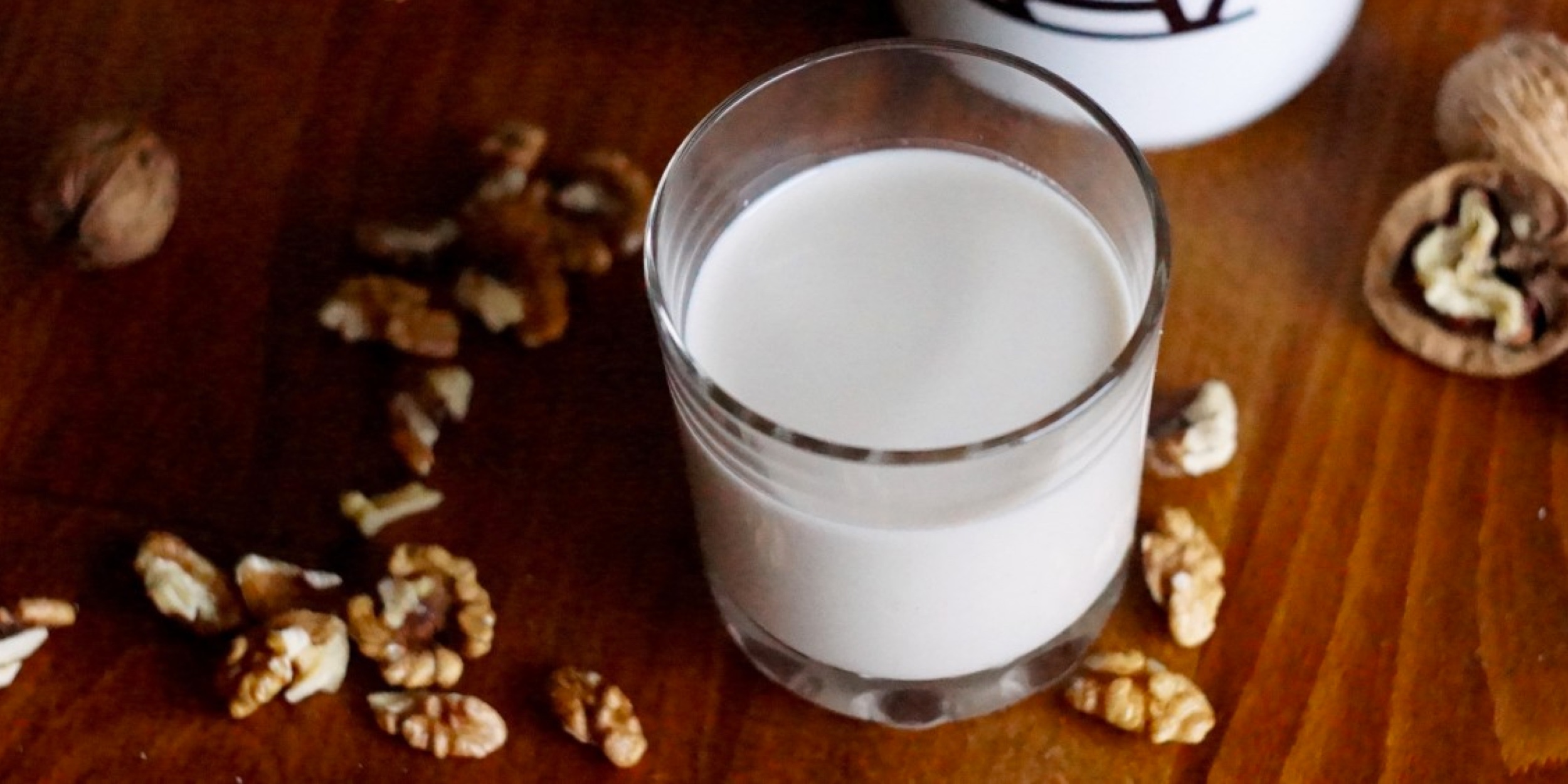 Вкусное молоко с орехами и медом из акации – пошаговый рецепт приготовления с фото