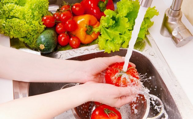 Как мыть овощи и фрукты