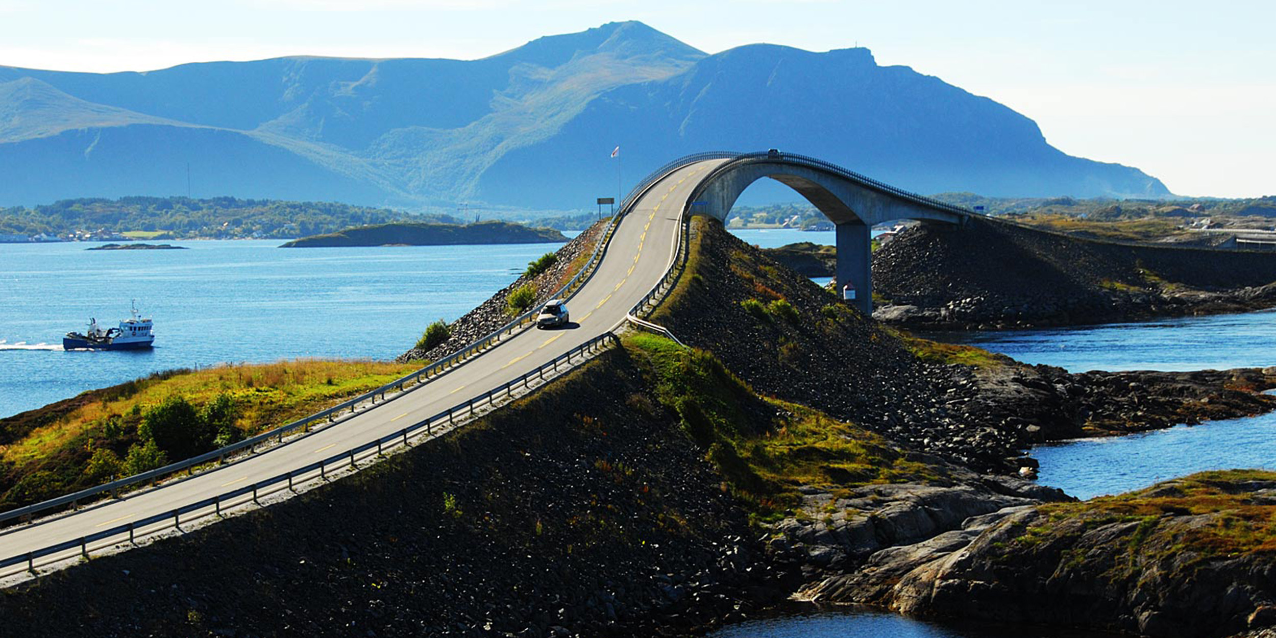 Атлантическая дорога. Атлантик роуд в Норвегии. Мост Storseisundet, Норвегия. Мост Норвегия атлантическая дорога. Мост Storseisundet Bridge в Норвегии.