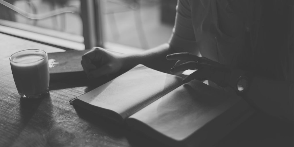 6 книг, которые помогут сохранить заряд энергии и вдохновения даже осенью