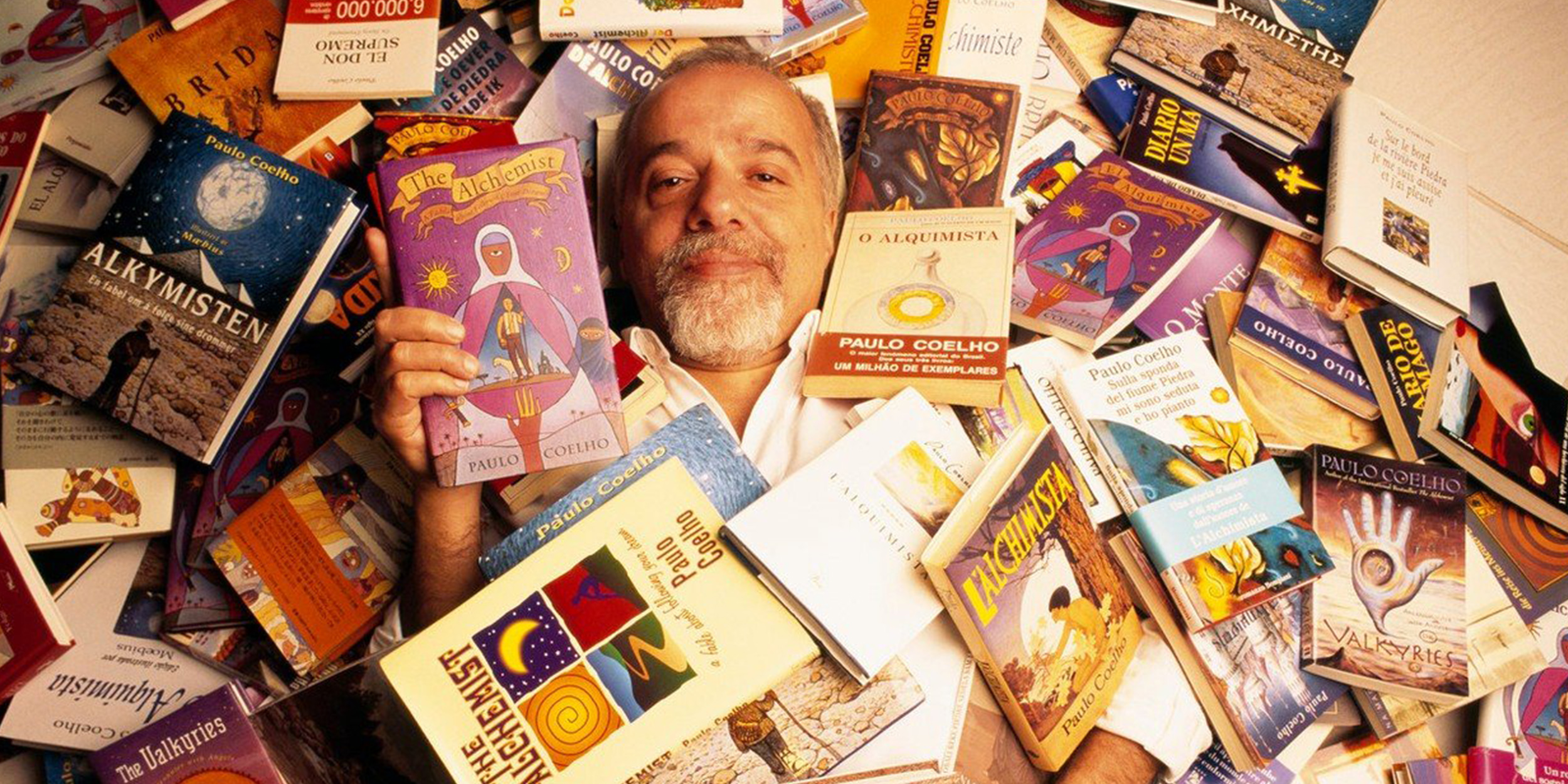 Коэльо прим. Писатель Пауло Коэльо. Паоло Коэльо книги коллаж. Бразильский писатель Пауло Коэльо книги. Книги про Бразилию.