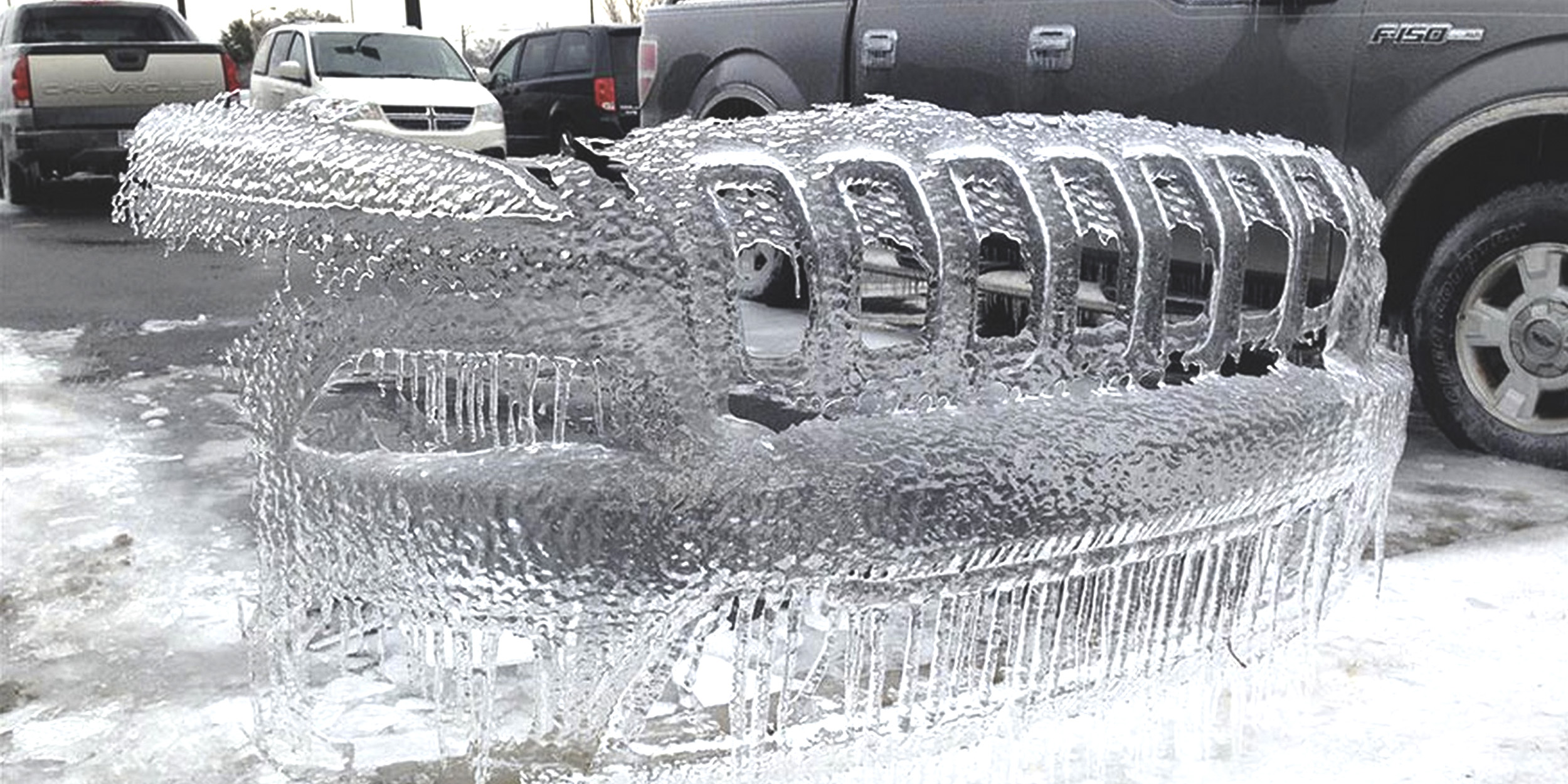 Замерзают стёкла в автомобиле изнутри: долго искал причину, но смог избавиться от проблемы
