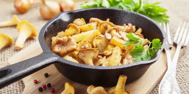 Лисички с картошкой жареные на сковороде: рецепт как приготовить