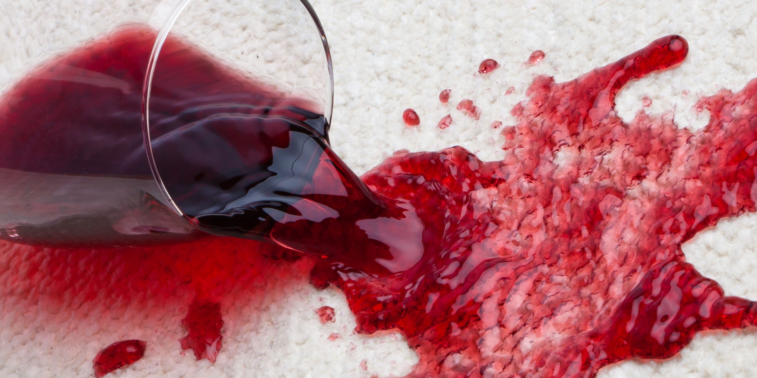 Как убрать пятна вина с ковра дешевыми средствами?
