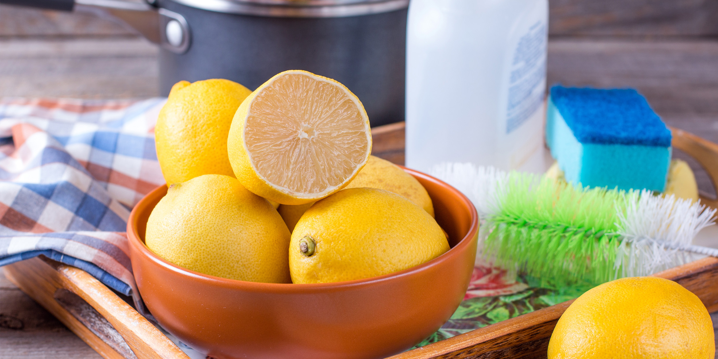 Natural cleaning. Лимон. Лимон в хозяйстве. Лимон в быту. Лимонная кислота на кухне.