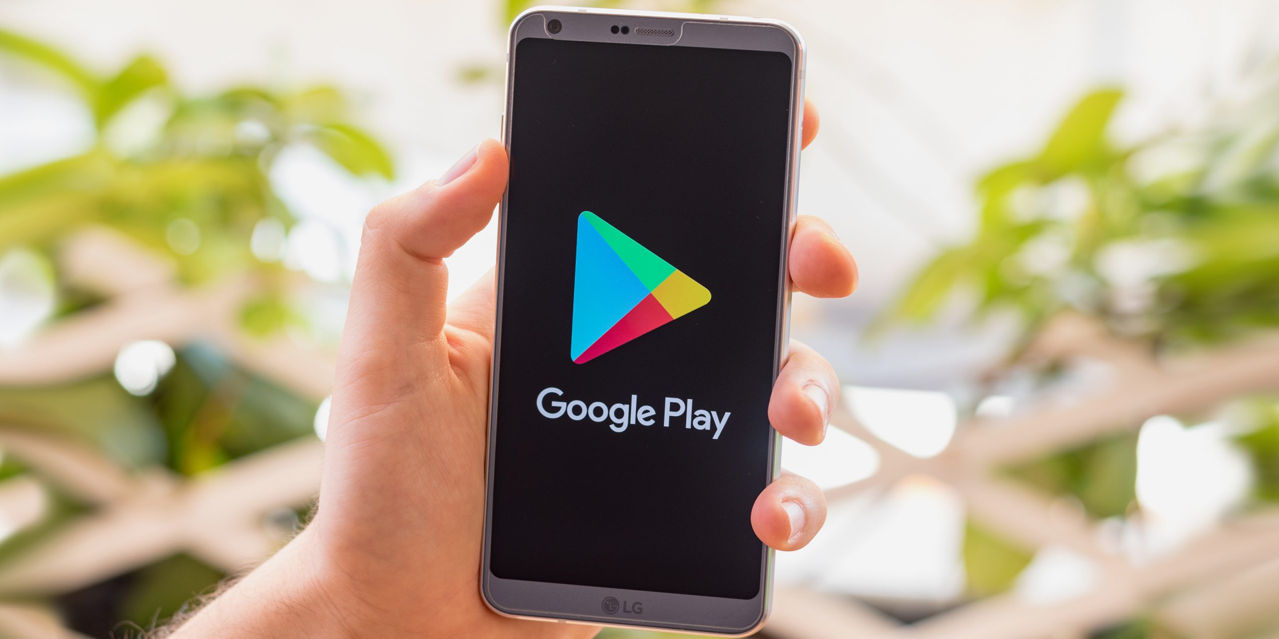 Google Play запретил разработчикам загружать и обновлять платные приложения  в России - Лайфхакер