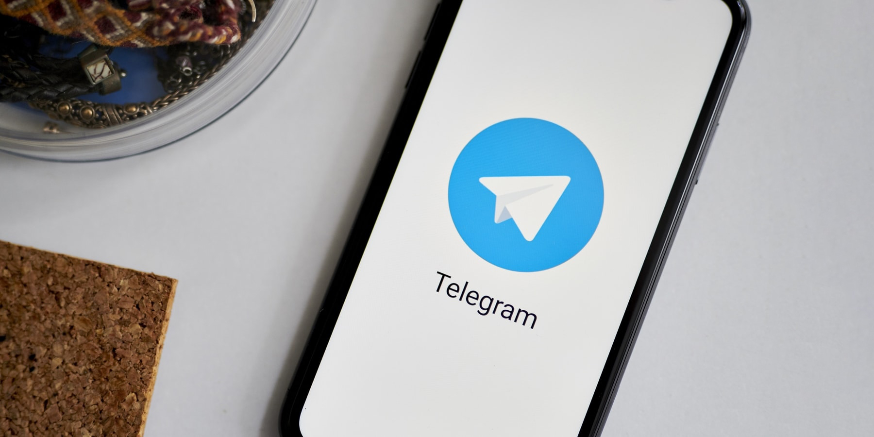 В Telegram появилась новая мошенническая схема с детскими конкурсами -  Лайфхакер