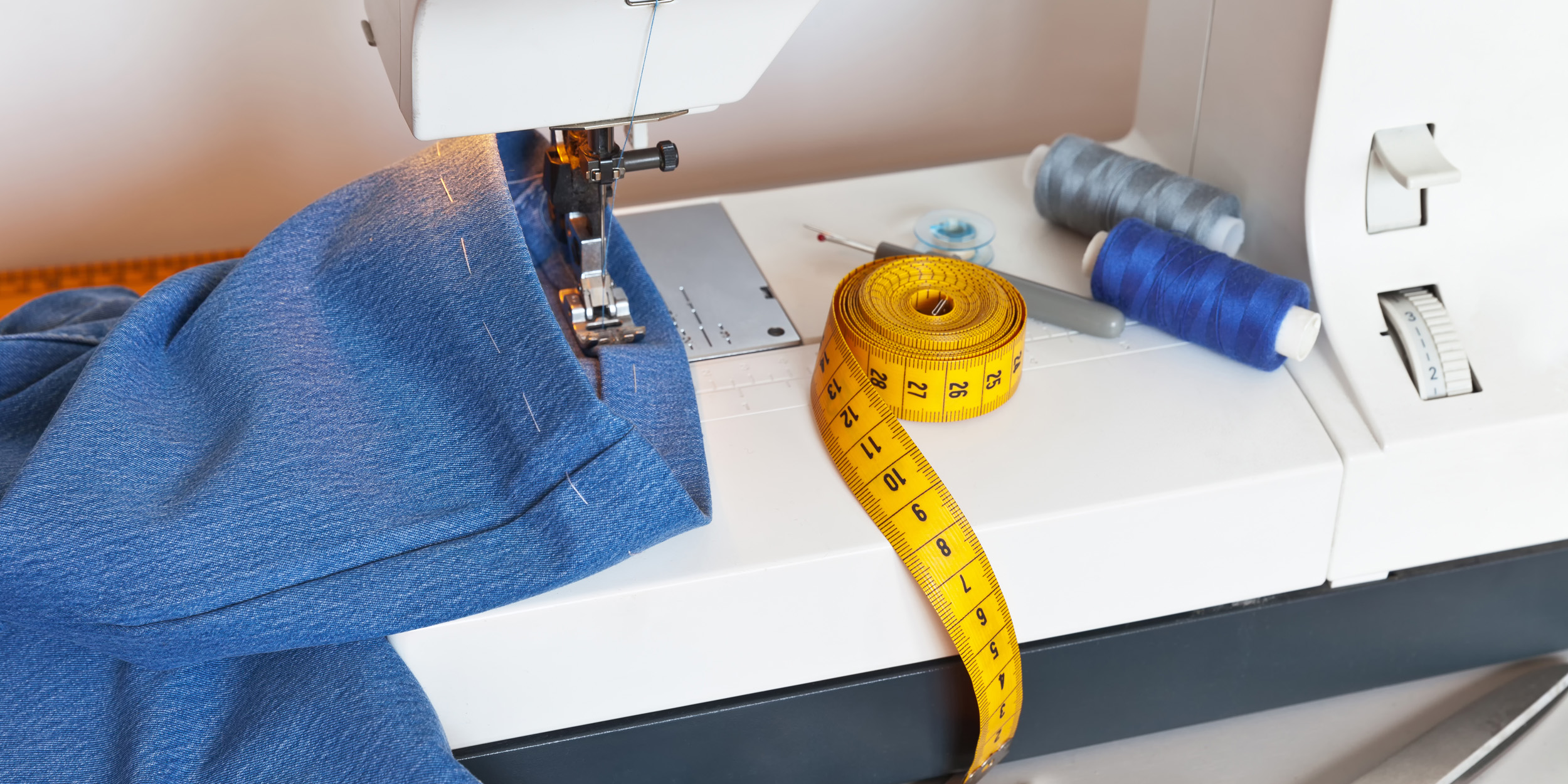 Швейная машинка для подшивки брюк