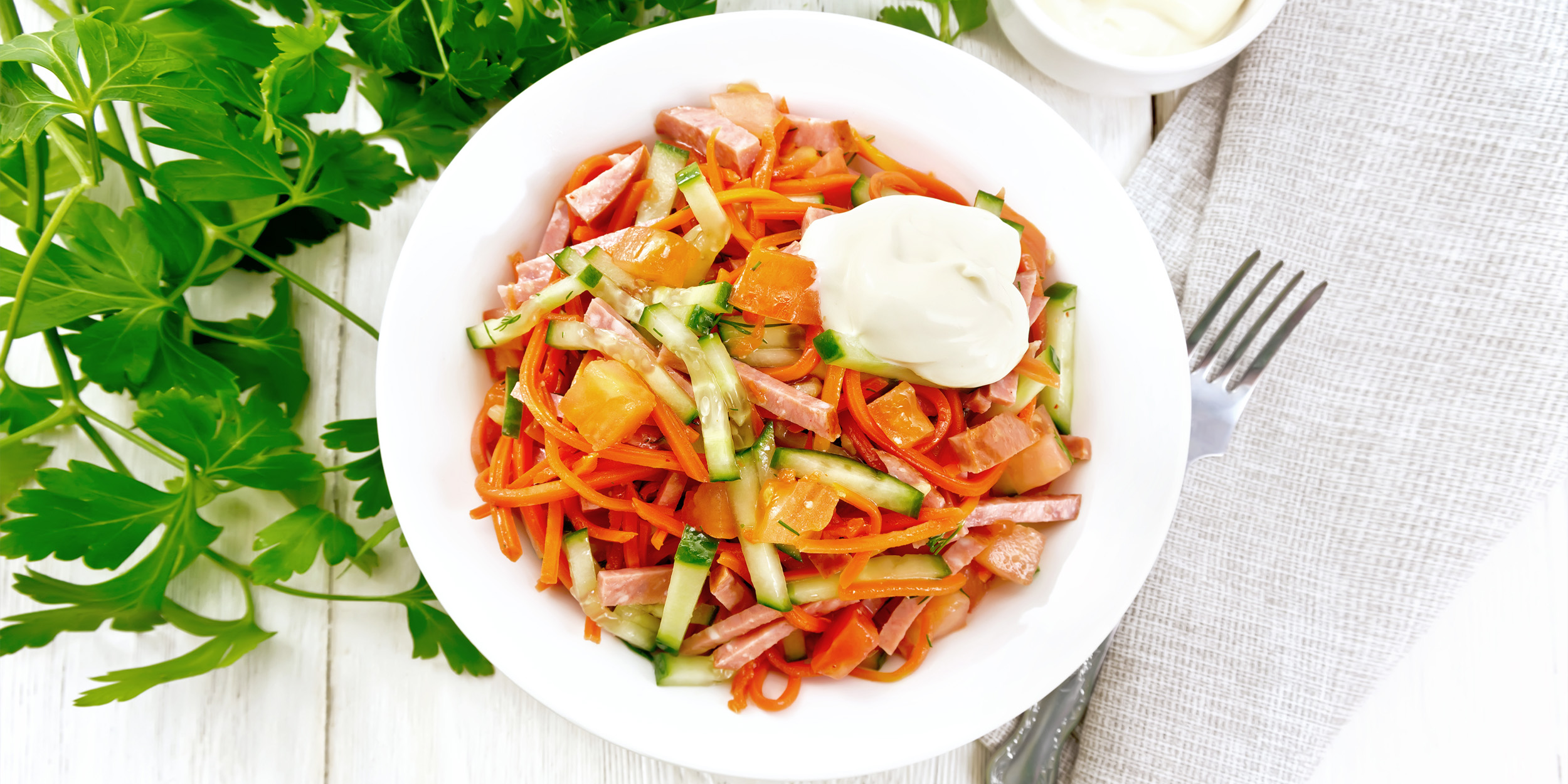 Салат с колбасой и свежими огурцами – пошаговый рецепт приготовления с фото